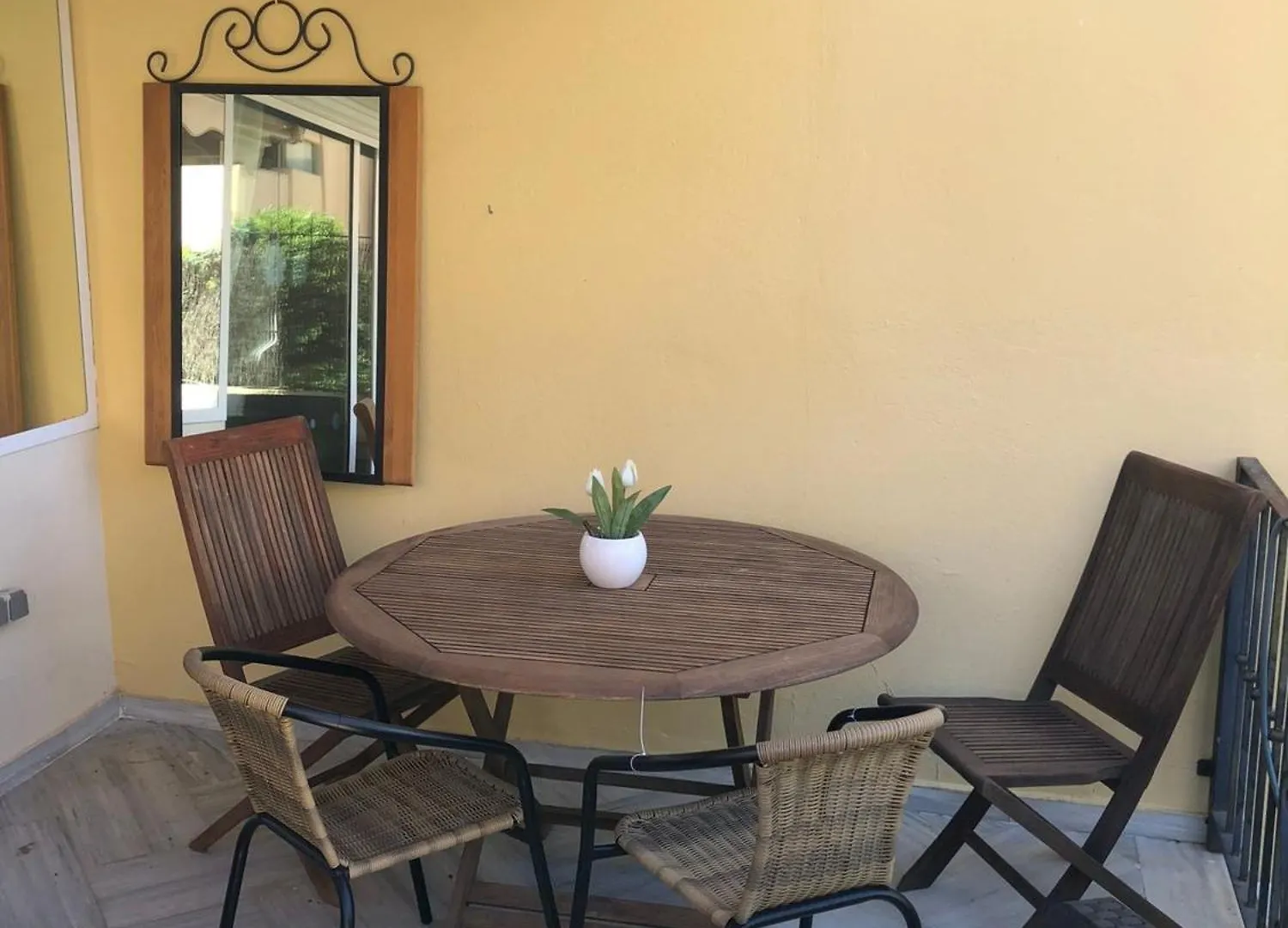 Garden Beach Townhouse 埃斯特波纳 0*,