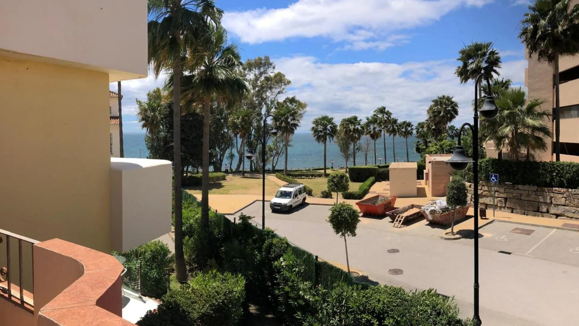 Garden Beach Townhouse 埃斯特波纳 度假居