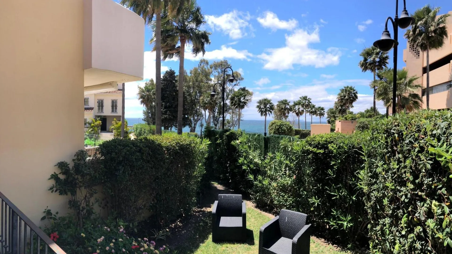 Garden Beach Townhouse 埃斯特波纳 0*,