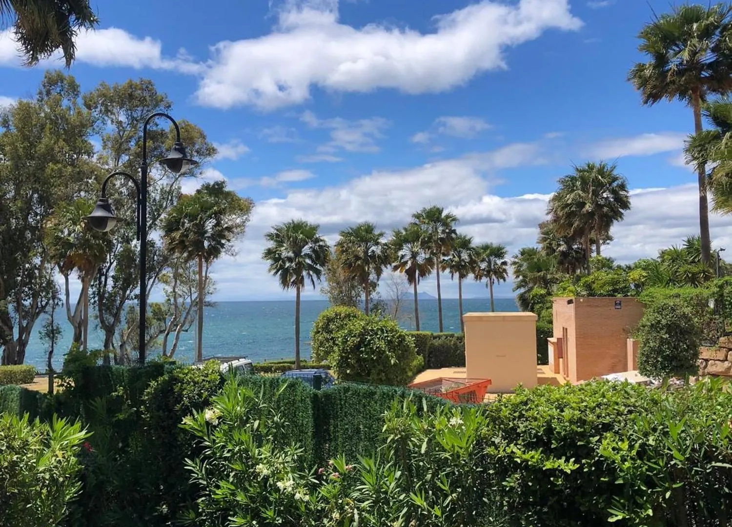 Garden Beach Townhouse 埃斯特波纳 度假居